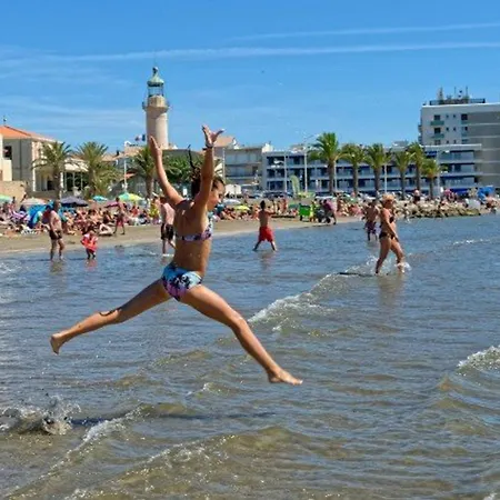 Beau 3 Pièces Climatisé, Piscine Privée, Parking Au Grau-du-roi - Fr-1-307-215 Le Grau-du-Roi