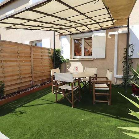 Beau 3 Pièces Climatisé, Piscine Privée, Parking Au Grau-du-roi - Fr-1-307-215 Appartement *