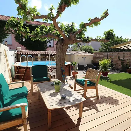 Beau 3 Pièces Climatisé, Piscine Privée, Parking Au Grau-du-roi - Fr-1-307-215 *