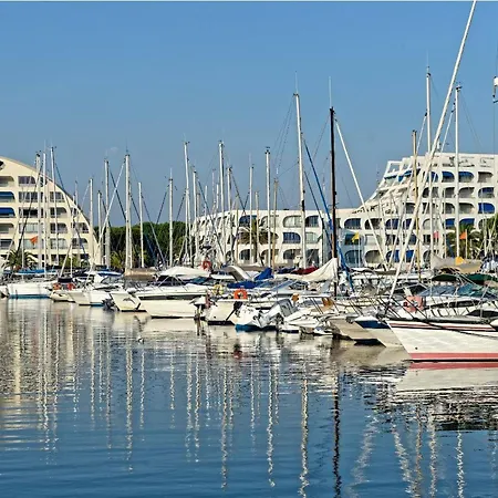 Beau 3 Pièces Climatisé, Piscine Privée, Parking Au Grau-du-roi - Fr-1-307-215 * Le Grau-du-Roi