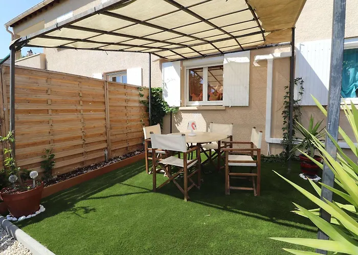 Beau 3 Pièces Climatisé, Piscine Privée, Parking Au Grau-du-roi - Fr-1-307-215 Appartement *