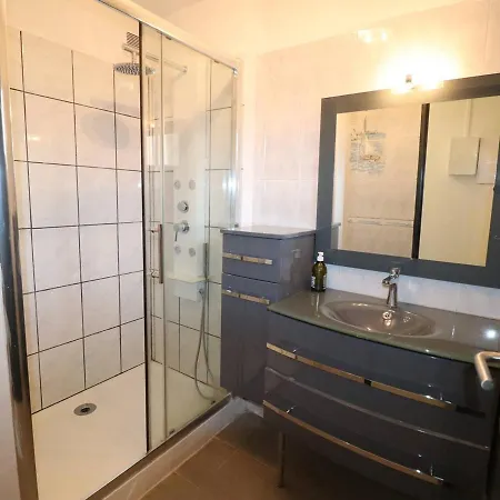 Beau 3 Pièces Climatisé, Piscine Privée, Parking Au Grau-du-roi - Fr-1-307-215 Appartement Le Grau-du-Roi