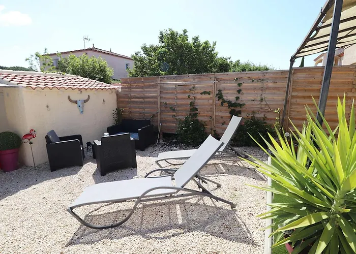 Beau 3 Pieces Climatise, Piscine Privee, Parking Au Grau-du-roi - Fr-1-307-215 Apartmán *